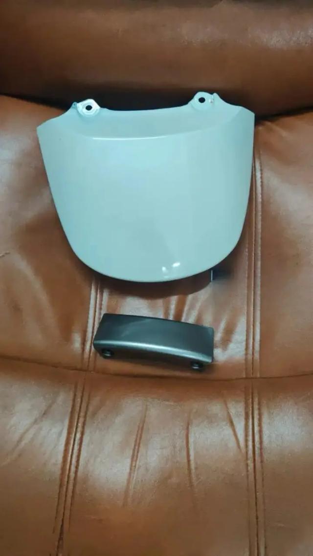 White Tail Light Lower Plate Cowl Plate Honda Aviator