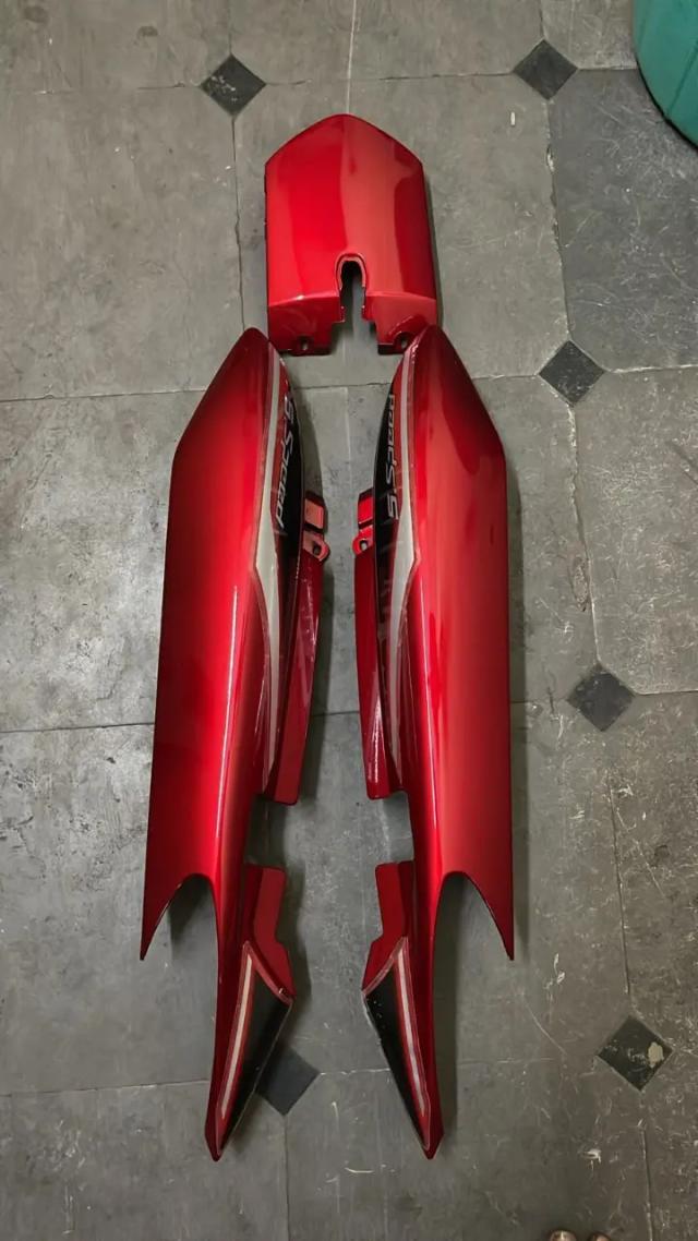 Yamaha Gladiator Tail Panel Red