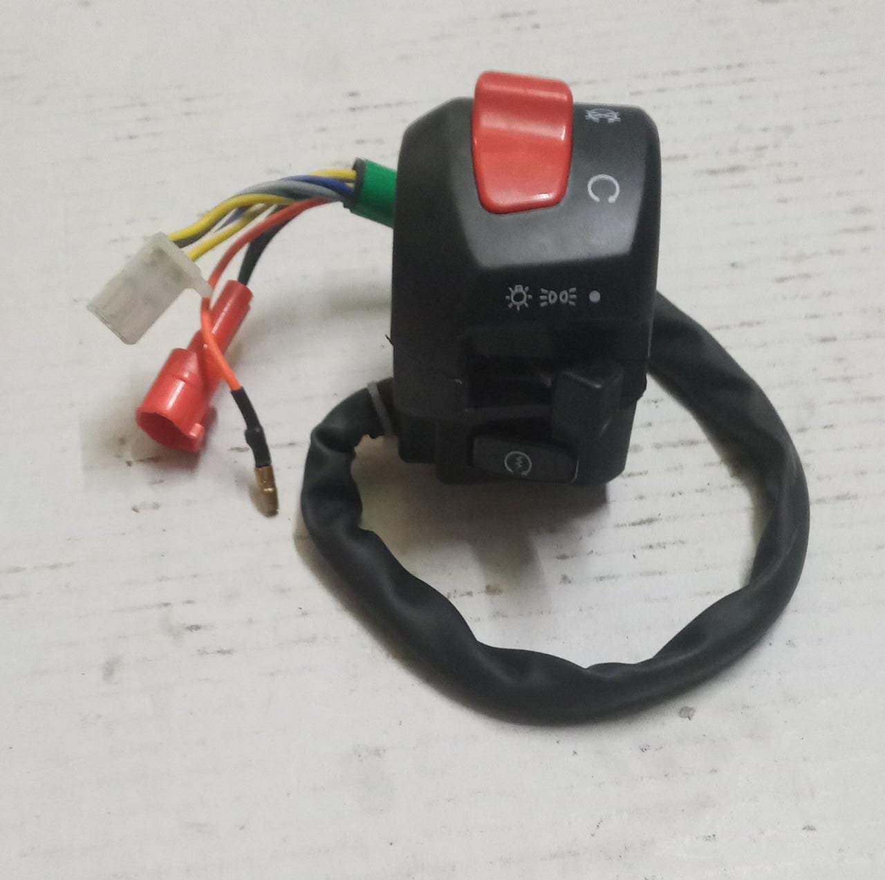 Handle Bar Switch- Right Hand Self Start (apache Rtr / Apache 180) (uno Minda)