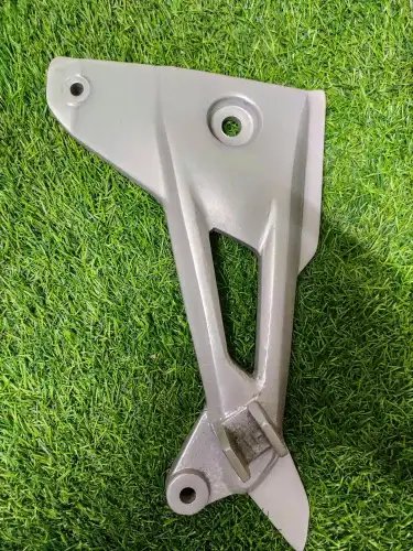 Holder Step Right Hand Gray Slate Matte For Pulsar 125 | Bajaj