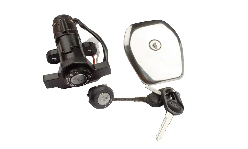 Ignition Lock Kit For Bajaj Platina 100 (set Of 3) Consisting Of Ignition Cum Steering Lock, Petrol Tank Lock & Tool Box Lock