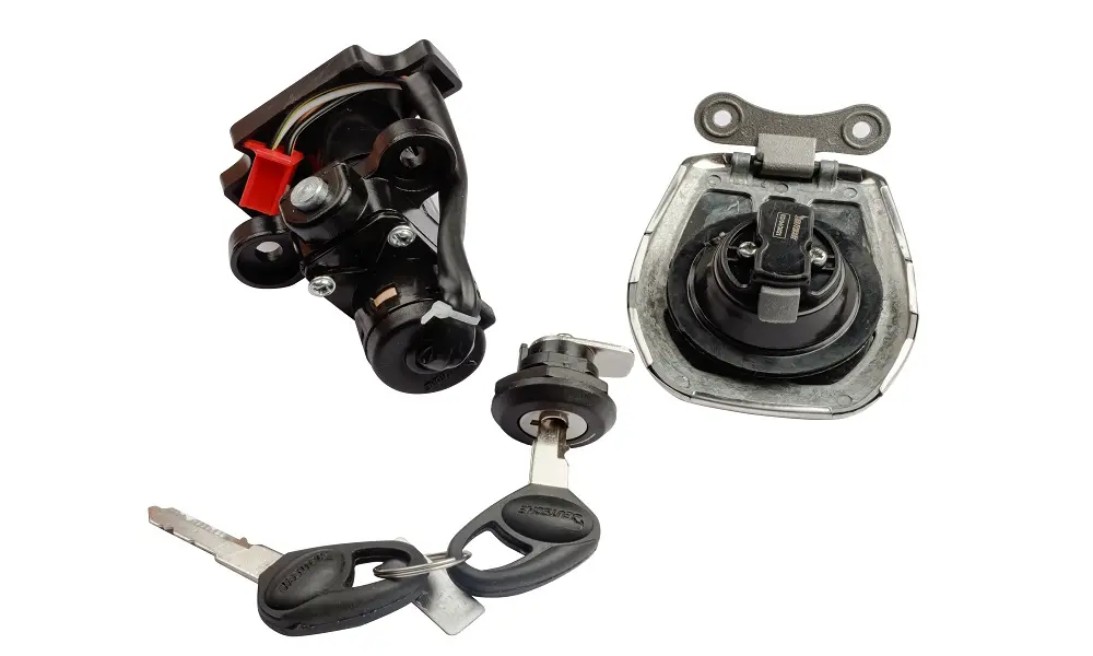 Ignition Lock Kit For Bajaj Platina Bs-iii (set Of 3) Consisting Of Ignition Cum Steering Lock, Petrol Tank Lock & Tool Box Lock