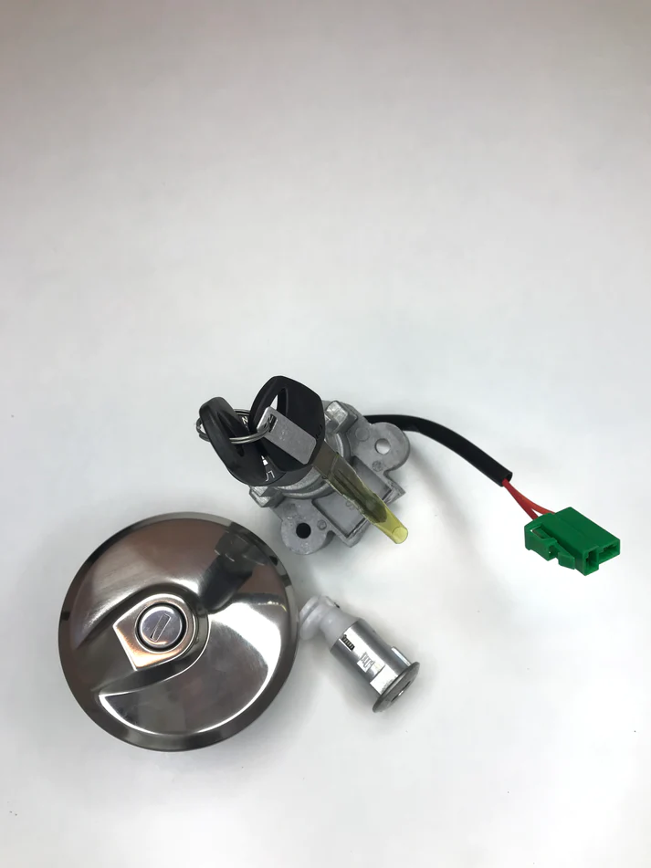 Lock Set For Suzuki Hayate Ignition Lock Tank Cap Tool Box Lock 2 Keys Genuine Product 37019-28g60-000