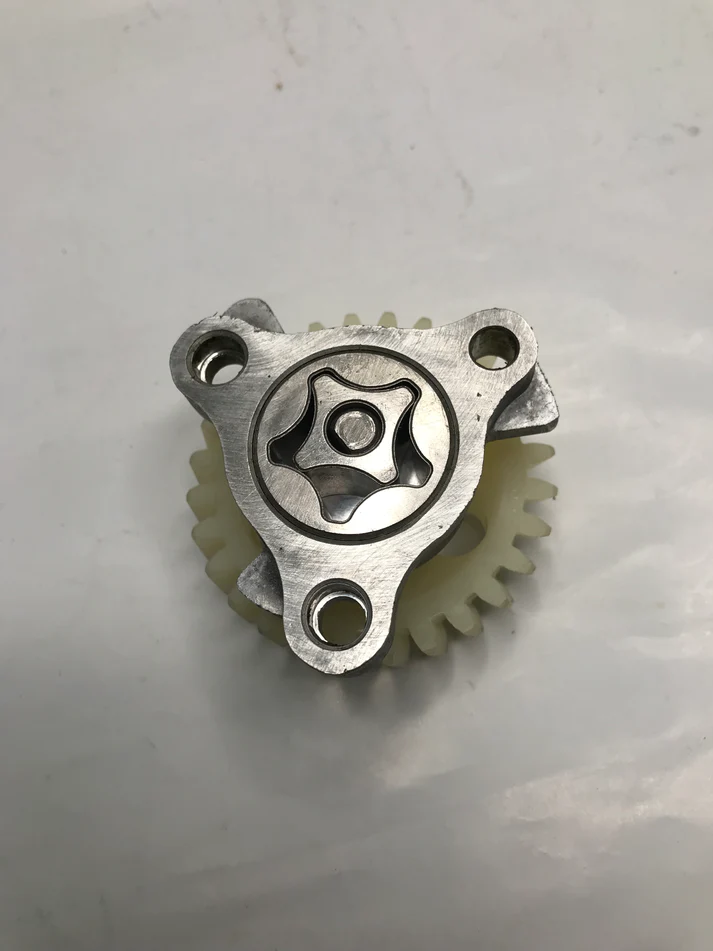 Oil Pump Assembly For Bajaj Discover 125 / 135 / 135 Digital 2006 Part Number-ds121137