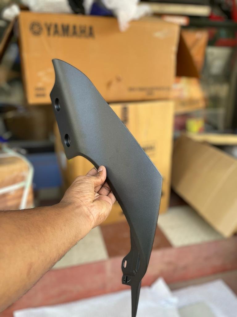 R15 V3 Bs6 Matt Black Tail Panel Left Side