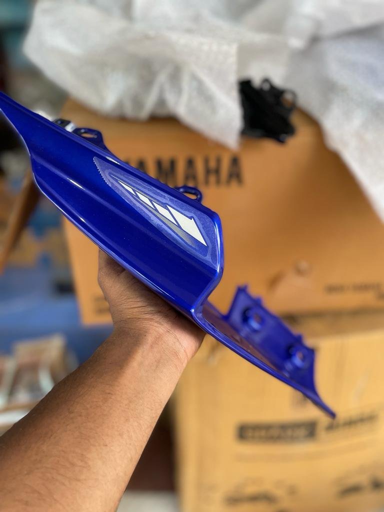 R15 V3 Bs6blue Tail Panel Right Side