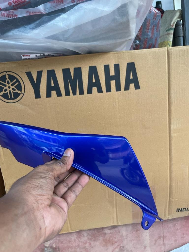 R15 V3 Head Light Frame Right Side(bs4)