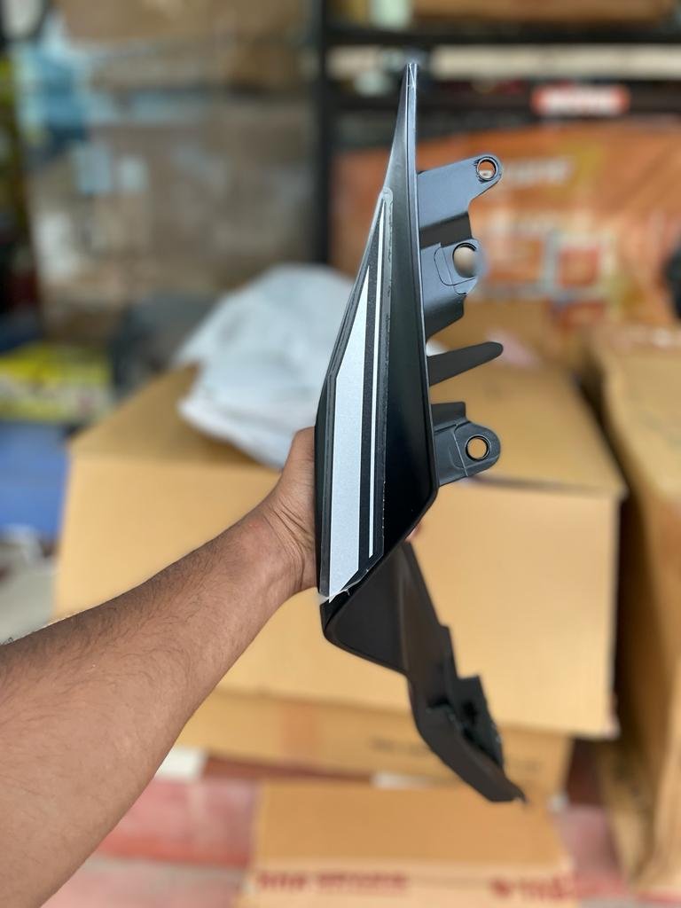 R15 V4 Matt Black With Silver Sticker Tail Panel Left Dide