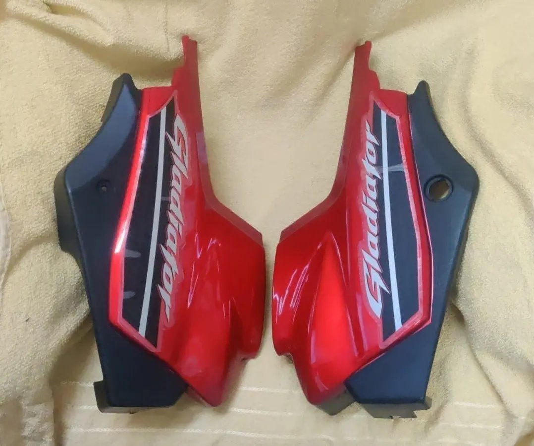 Yamaha Gladiator Side Panel Red