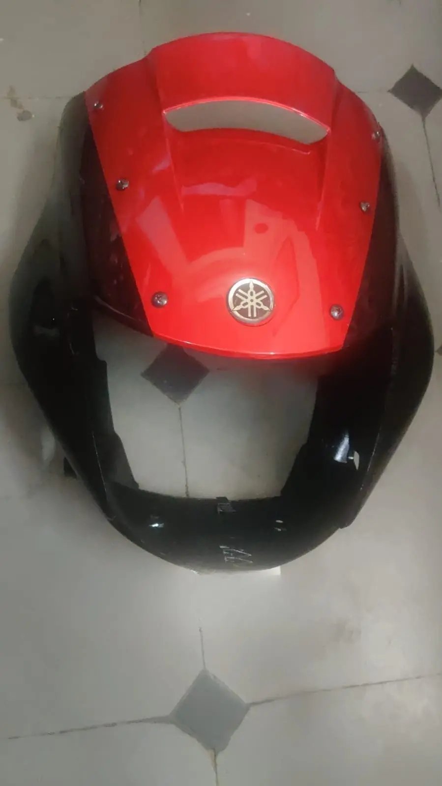 Yamaha Gladiator Visor Black Red